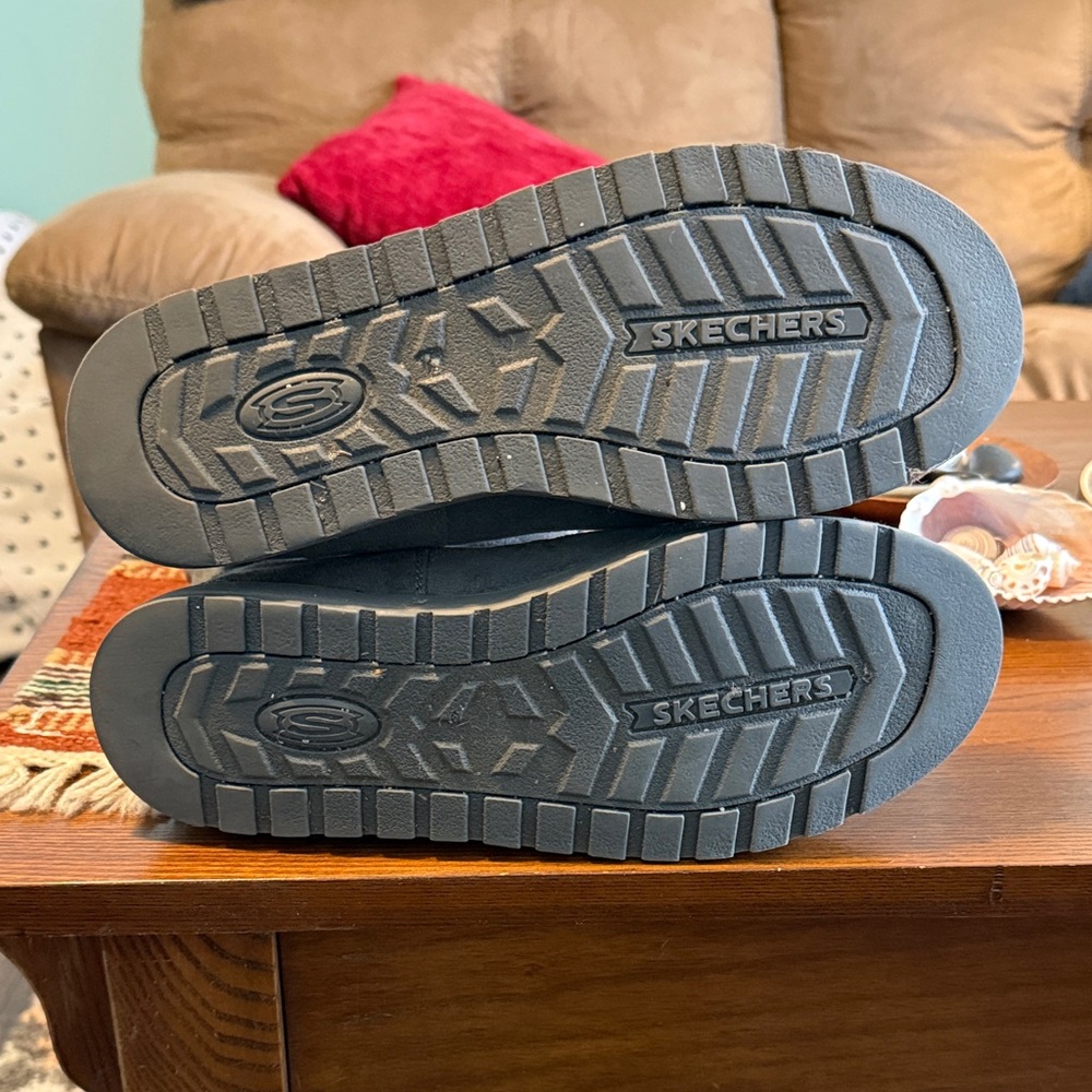 !!SALE!! Skechers Gray Faux Suede Button Mid-Calf Boots with Fur Trim - Picture 5 of 7